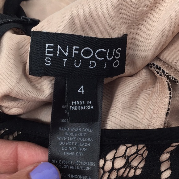 En Focus Studio Black Lace And Nude Gown Size 4 - Picture 3 of 6